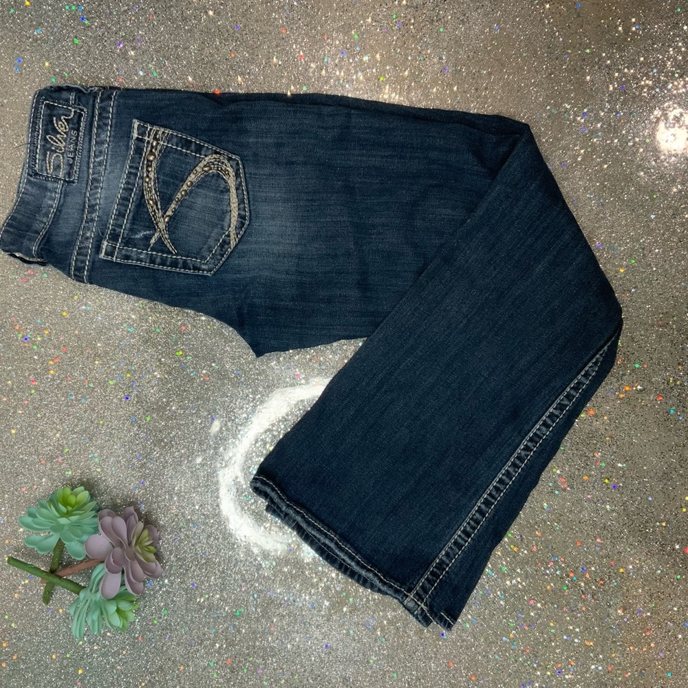 Silver Lola Medium Wash Jeans - Size 27 Waist, 31 Length